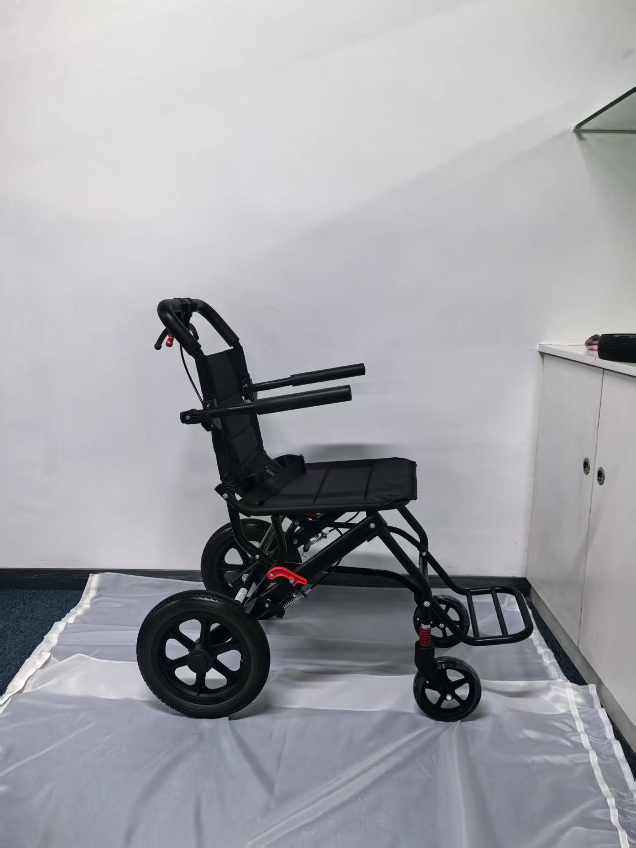 LIghtweight foldable aircraft wheel Chair